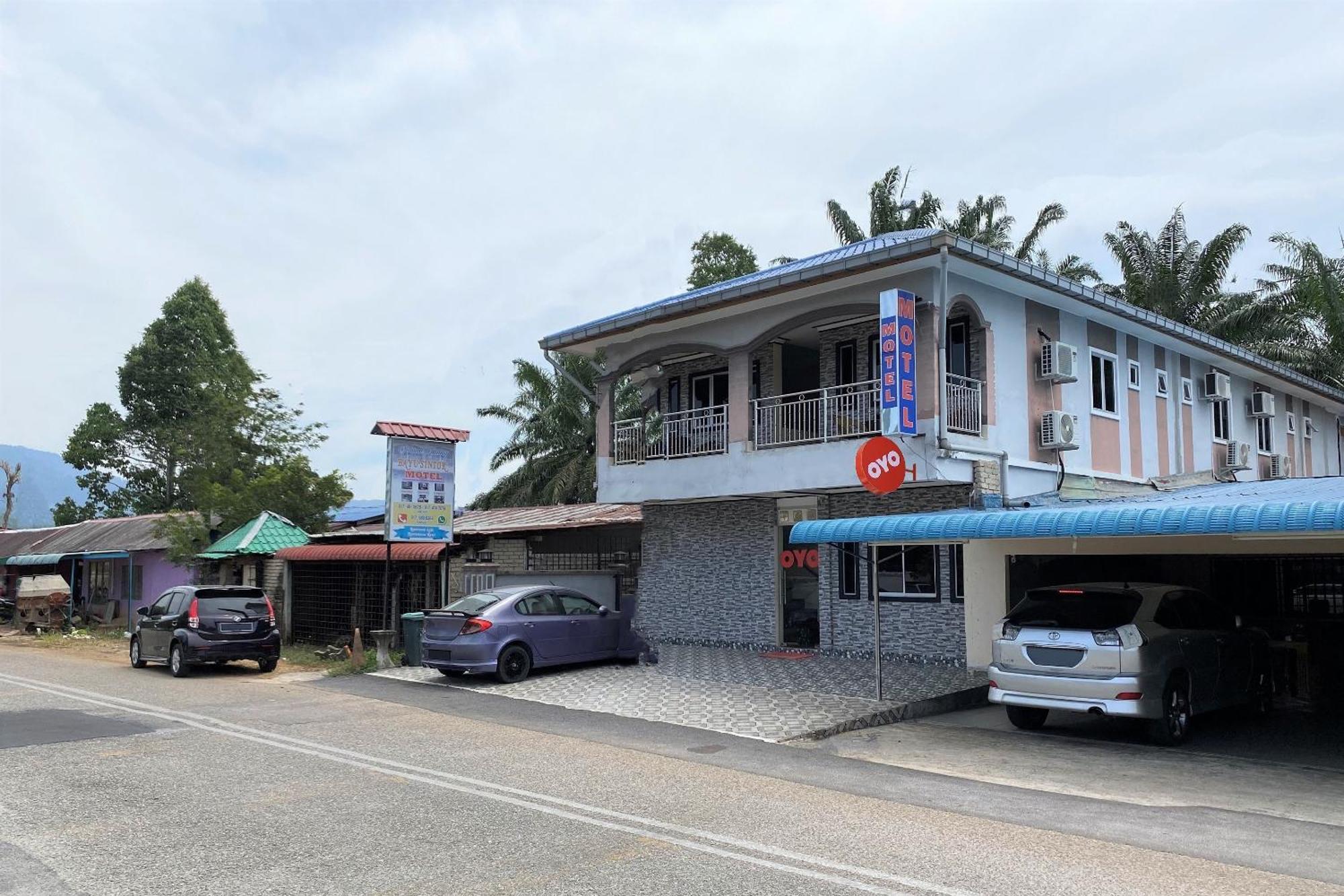 Oyo 90205 Bayu Sintok Motel 樟仑 外观 照片