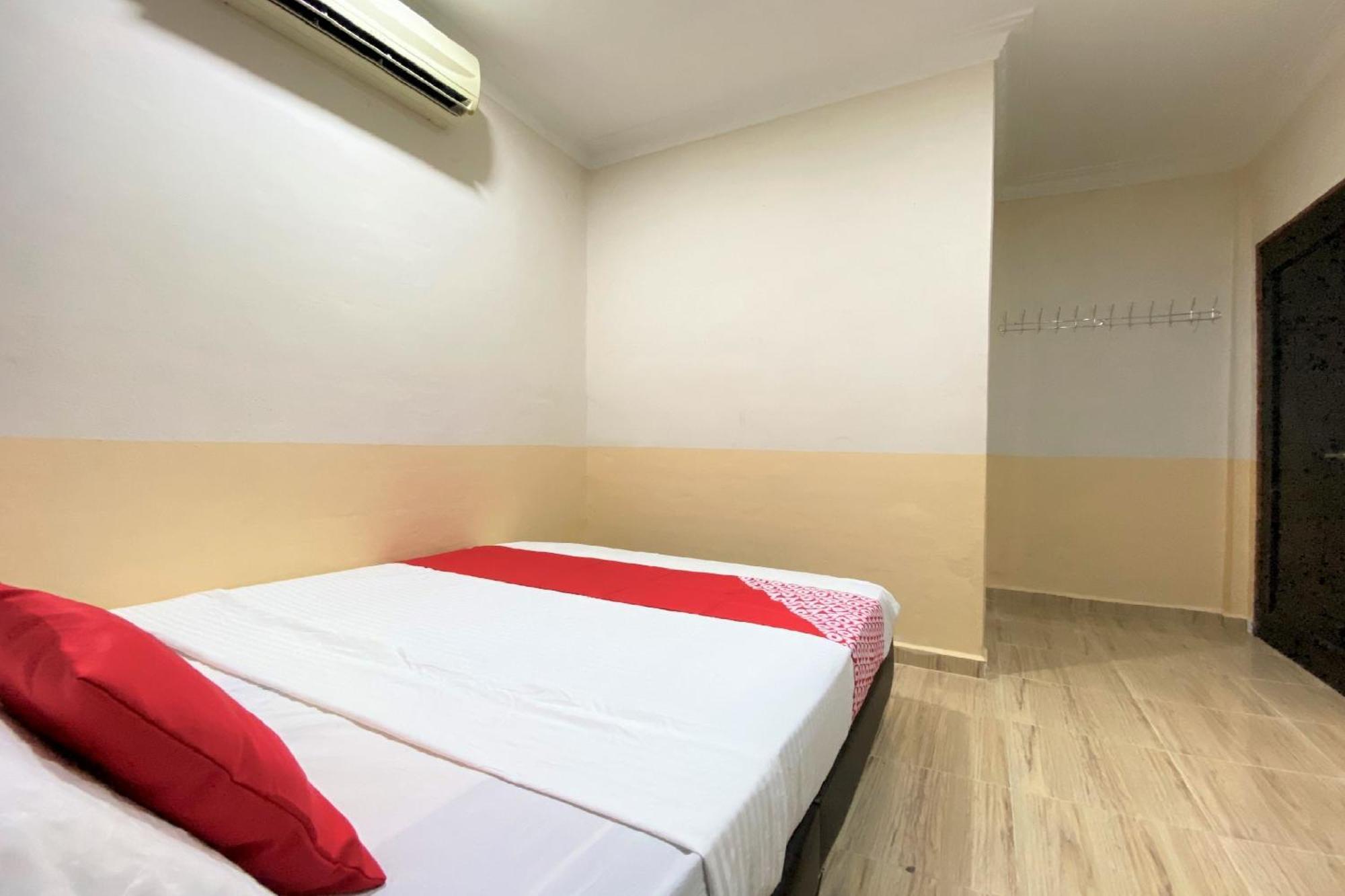 Oyo 90205 Bayu Sintok Motel 樟仑 外观 照片